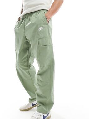 Nike Men's Green Club Woven Cargo Pants. Size S